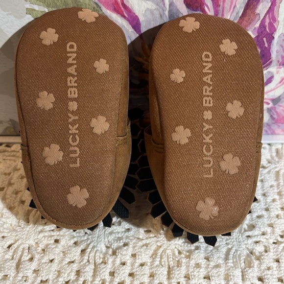 NIB LUCKY BRAND CRIB SHOES. SIZE 2 & 3. **SOLD SEPARATELY** - Picture 5 of 7